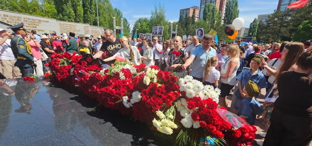 В Усть-Каменогорске у Вечного огня почтили память погибших в годы войны